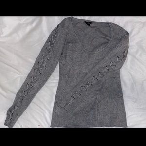 Guess low neck long sleeve shirt